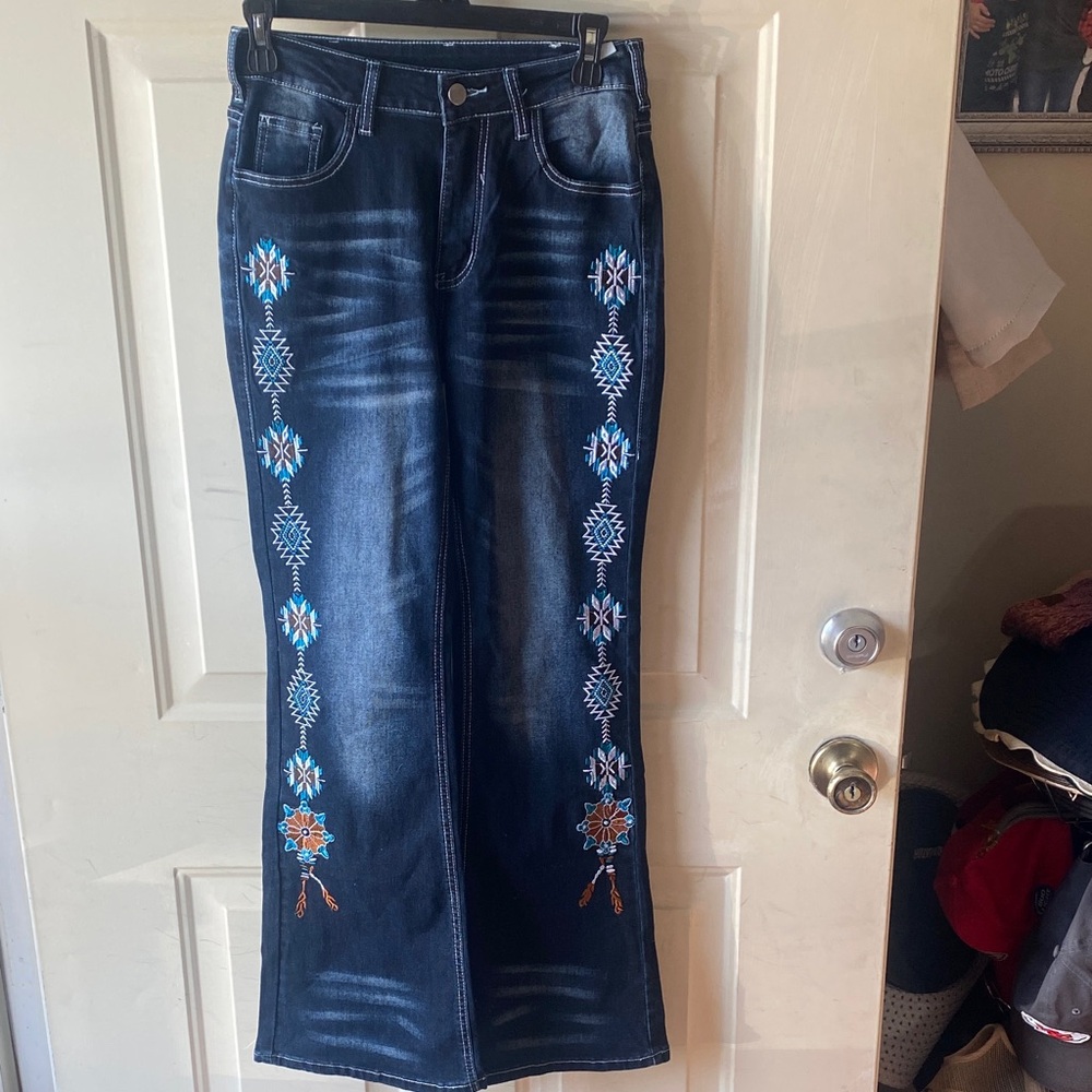 Embroidered Dark Blue Wide-Leg Women’s Jeans